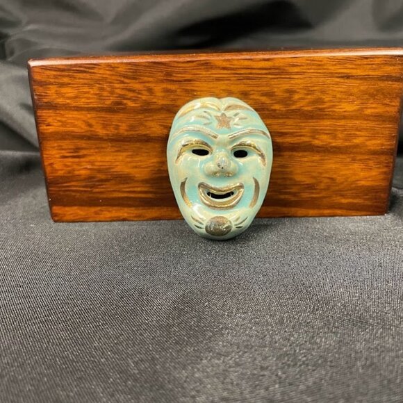 Vintage Comedy Mask Brooch - Picture 3 of 5
